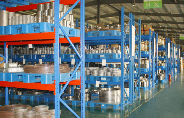 工厂规模大,产能高 工厂规模大,产能高